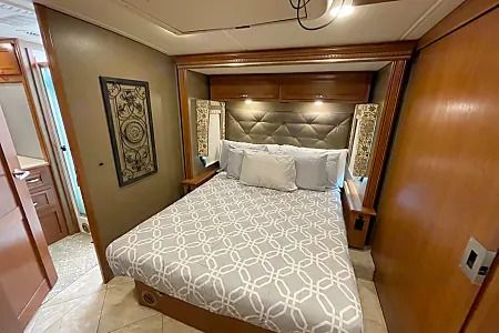 Photo 21 - 2018 Winnebago Class A Motorhome rental photo 23