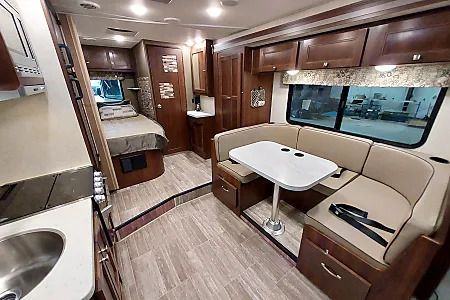 Photo 5 - 2019 Forest River Class C Motorhome rental photo 7