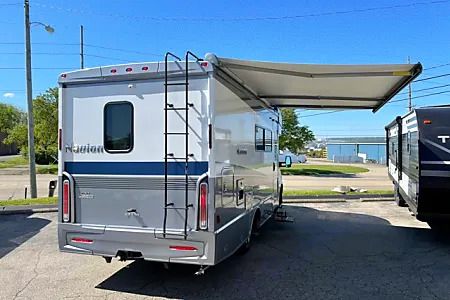 Photo 11 - 2021 Tiffin Class C Motorhome rental photo 13