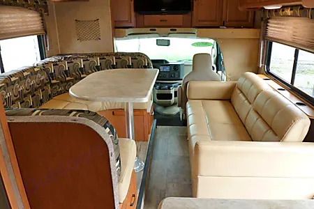 Photo 4 - 2016 Forest River Class C Motorhome rental photo 6