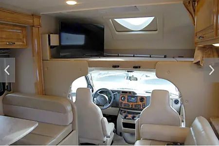 Photo 3 - 2017 Thor Motor Coach Class C Motorhome rental photo 5