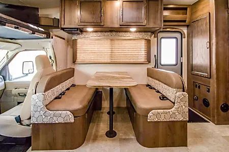 Photo 16 - 2020 Coachmen Class C Motorhome rental photo 18