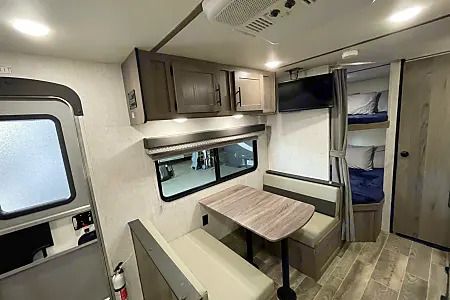 Photo 2 - 2021 Gulfstream Travel Trailer rental photo 4