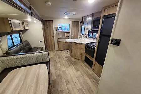 Photo 16 - 2018 Forest River Travel Trailer rental photo 18