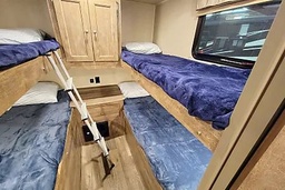 Photo 21 thumbnail 23