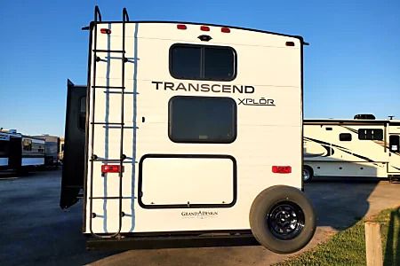Photo 10 - 2021 Grand Design Travel Trailer rental photo 12