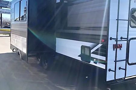 Photo 13 - 2021 Grand Design Travel Trailer rental photo 15