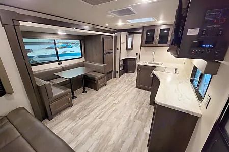Photo 5 - 2021 Grand Design Travel Trailer rental photo 7
