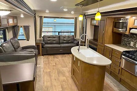 Photo 4 - 2018 Forest River Travel Trailer rental photo 6