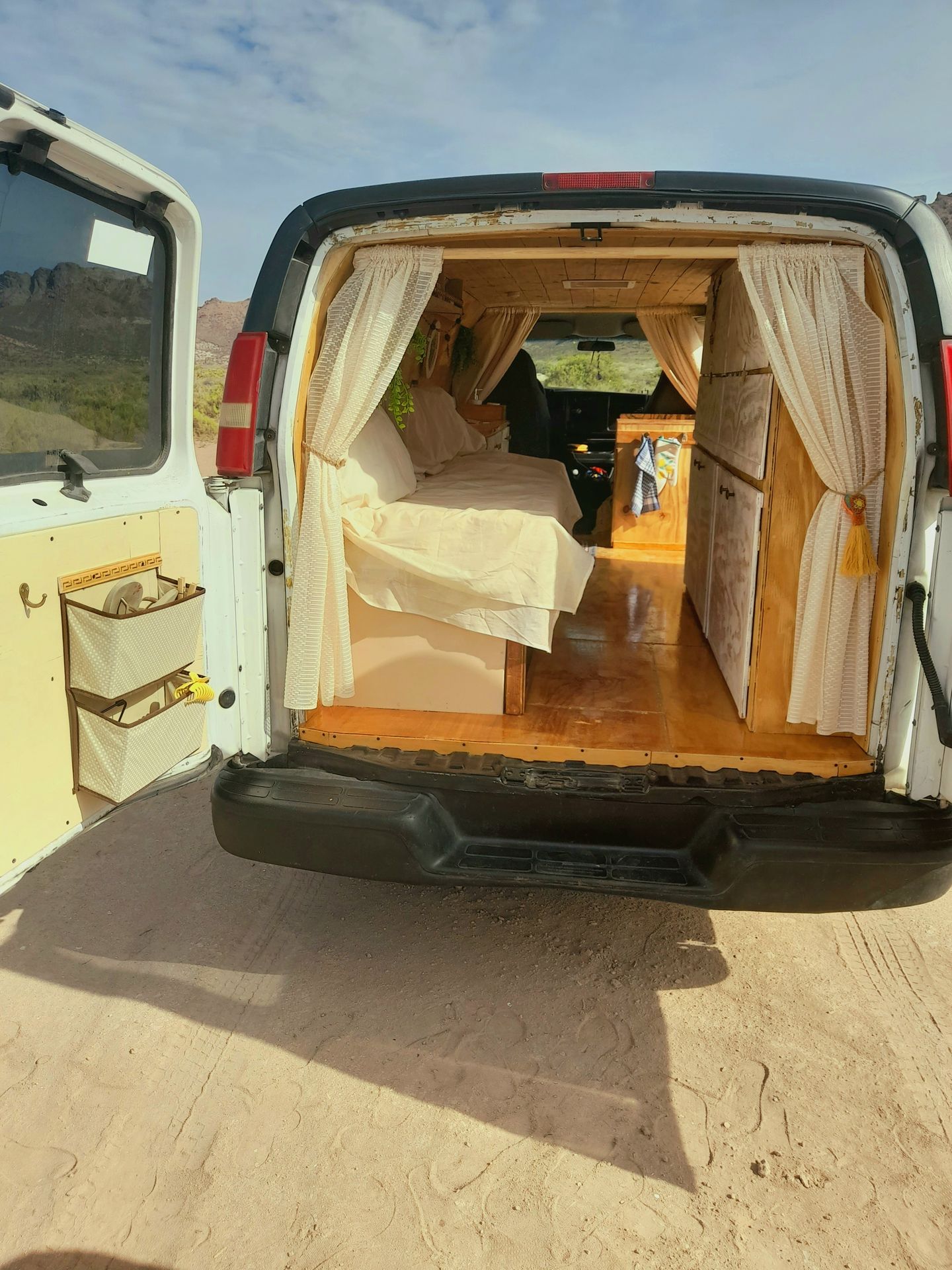 Photo 1 - 2004 GMC Class B Motorhome rental photo 3