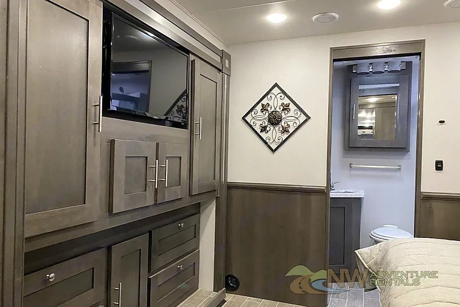 Photo 6 - 2021 Forest River Class A Motorhome rental photo 8