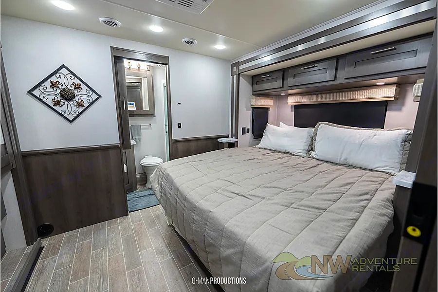 Photo 26 - 2021 Forest River Class A Motorhome rental photo 28