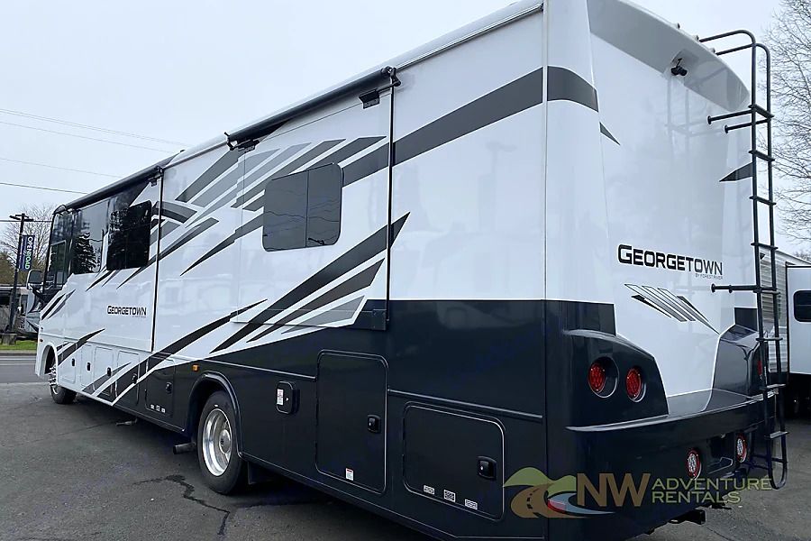 Photo 31 - 2021 Forest River Class A Motorhome rental photo 33