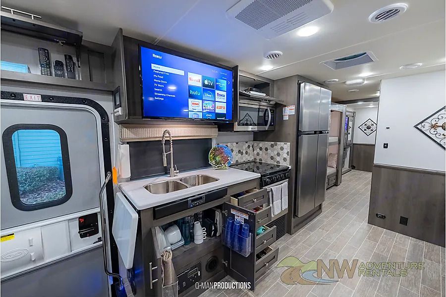 Photo 32 - 2021 Forest River Class A Motorhome rental photo 34