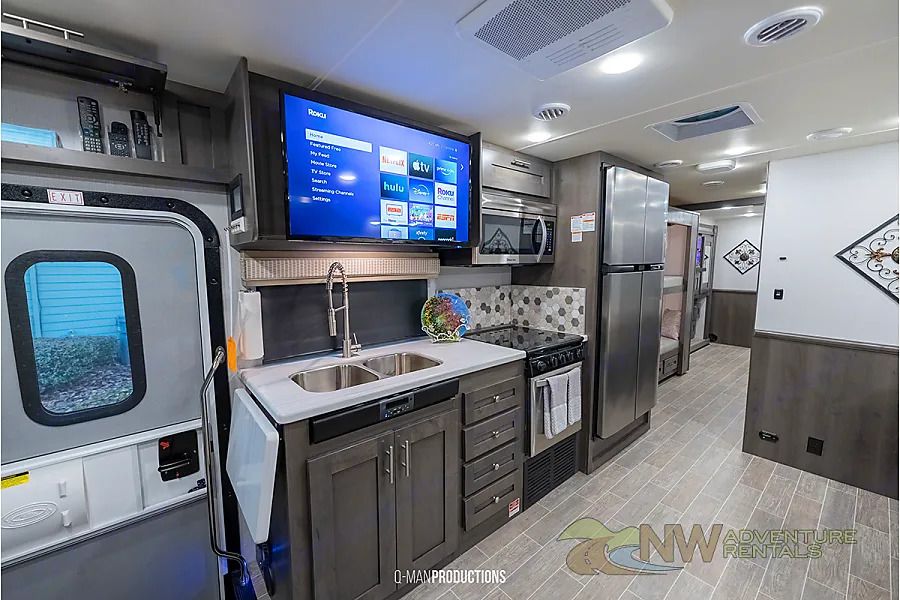 Photo 34 - 2021 Forest River Class A Motorhome rental photo 36