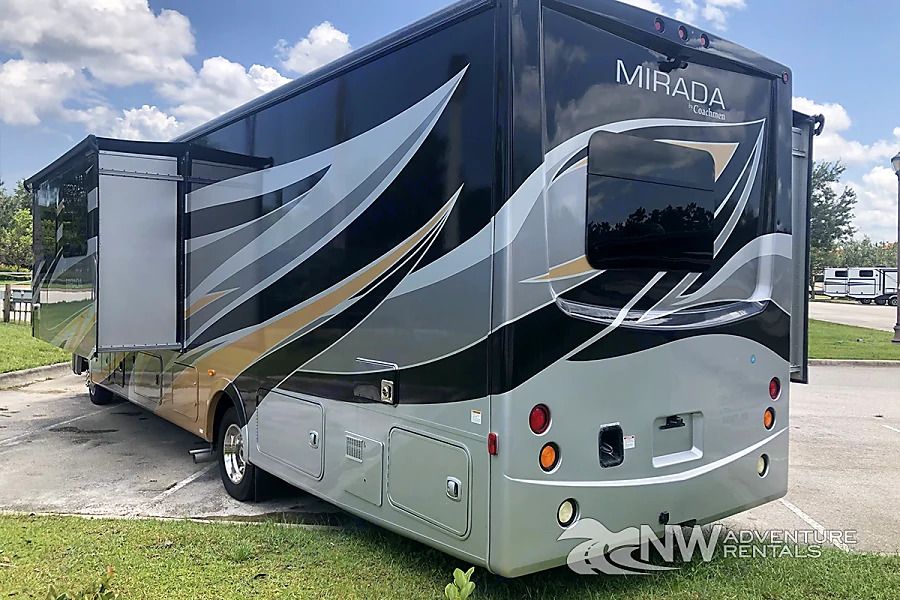 Photo 7 - 2019 Coachmen Class A Motorhome rental photo 9