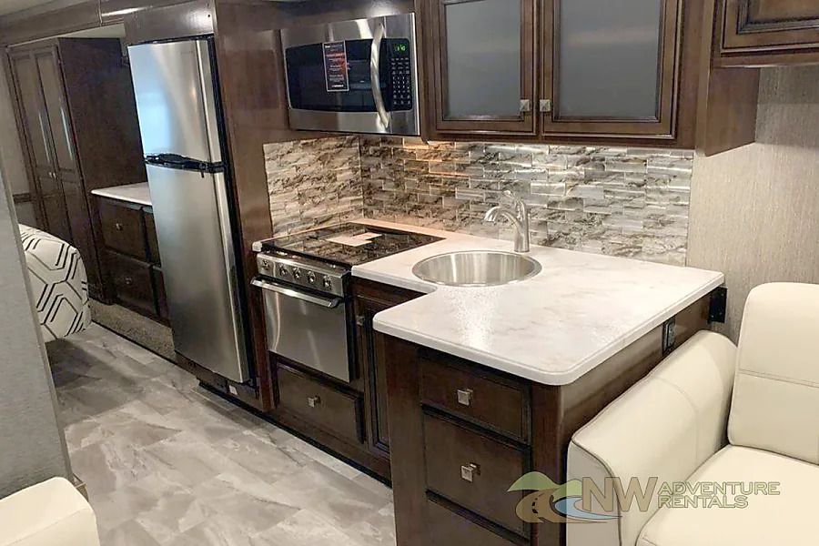 Photo 13 - 2021 Fleetwood Class A Motorhome rental photo 15