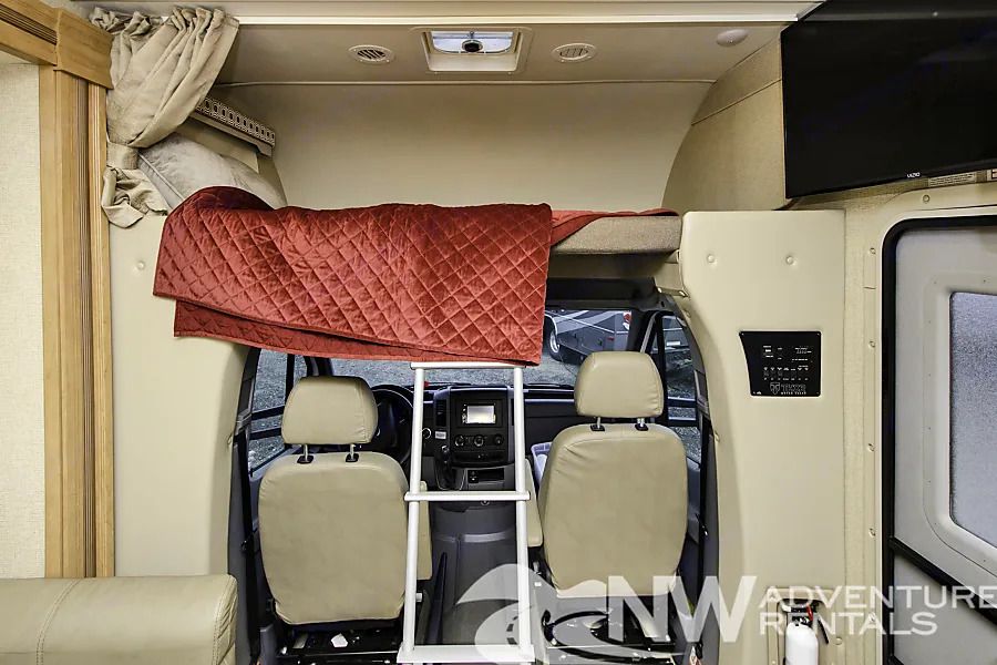 Photo 9 - 2018 Thor Class C Motorhome rental photo 11