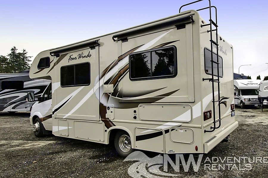 Photo 10 - 2018 Thor Class C Motorhome rental photo 12