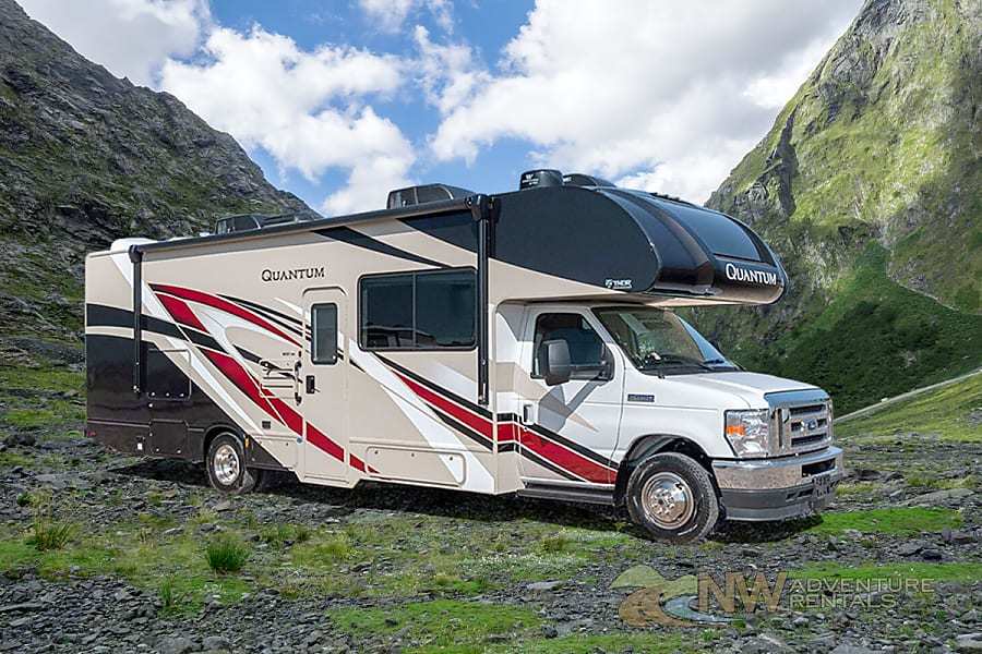 Photo 5 - 2021 Thor Class C Motorhome rental photo 7