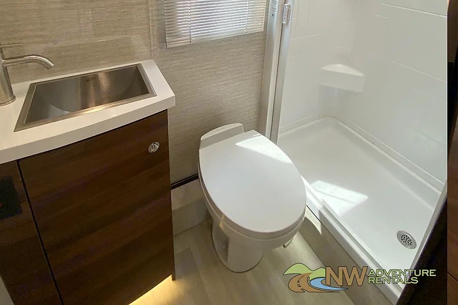 Photo 2 - 2021 Winnebago Class C Motorhome rental photo 4