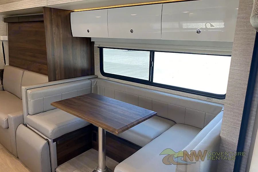 Photo 4 - 2021 Winnebago Class C Motorhome rental photo 6