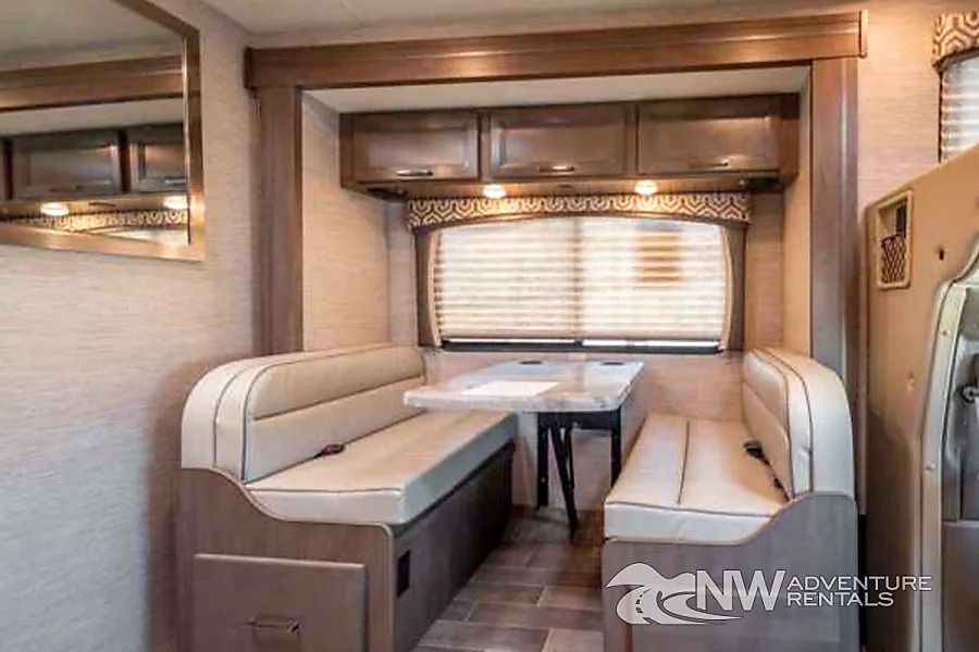 Photo 5 - 2021 Thor Class C Motorhome rental photo 7