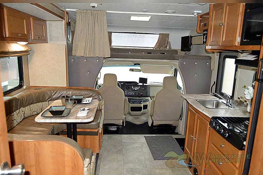 Photo 4 - 2018 Coachmen Class C Motorhome rental photo 6