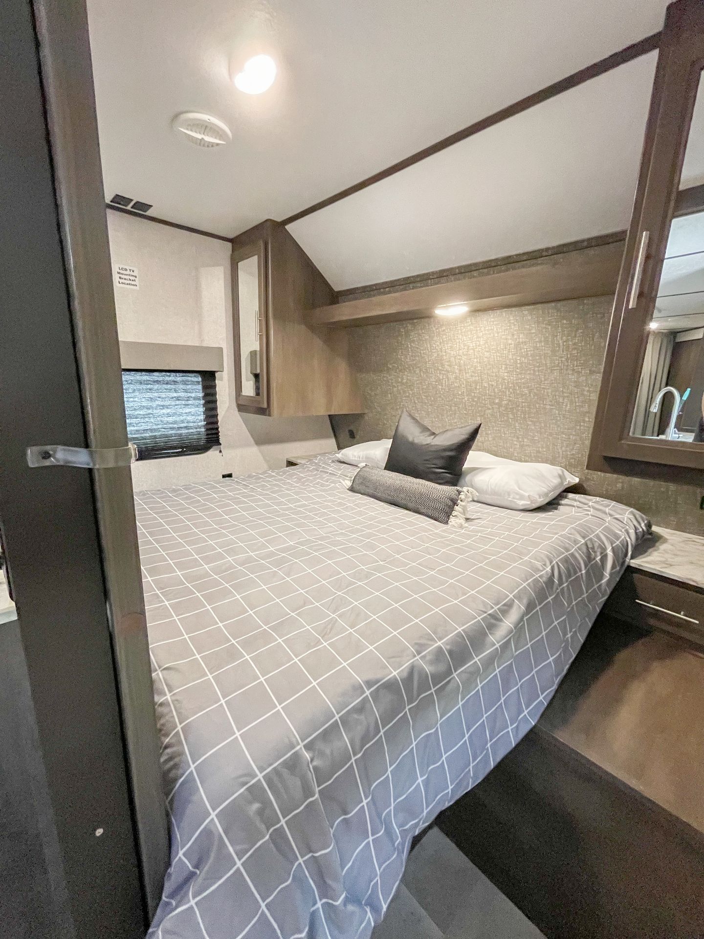 Photo 11 - 2020 Coleman Travel Trailer rental photo 13