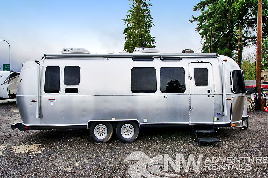 Photo 20 - 2016 Airstream Travel Trailer rental photo 22