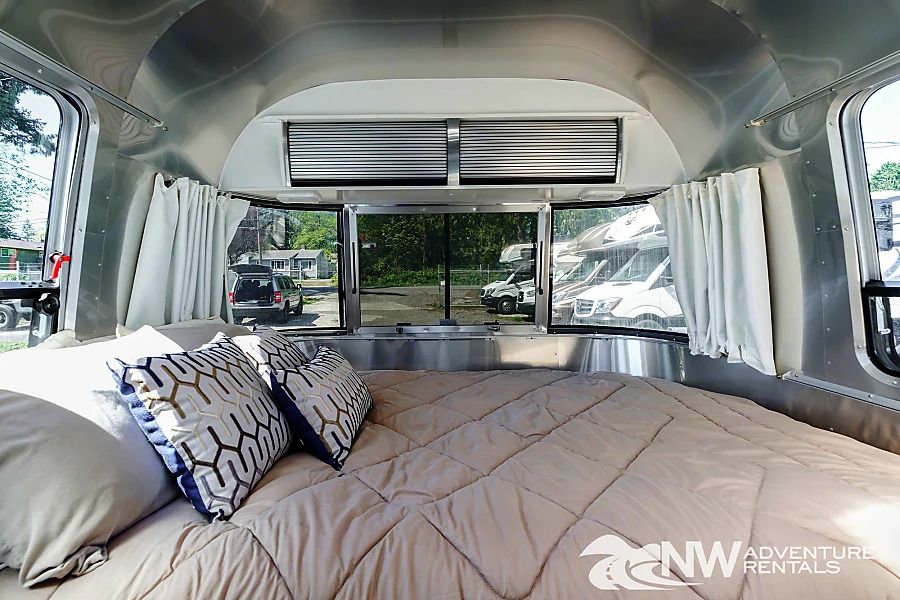 Photo 7 - 2018 Airstream Travel Trailer rental photo 9
