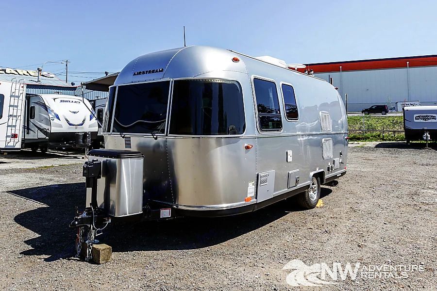 Photo 9 - 2018 Airstream Travel Trailer rental photo 11