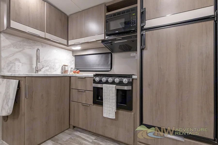 Photo 7 - 2022 Grand Design Travel Trailer rental photo 9