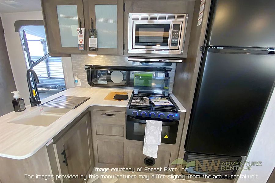 Photo 11 - 2021 Forest River Travel Trailer rental photo 13