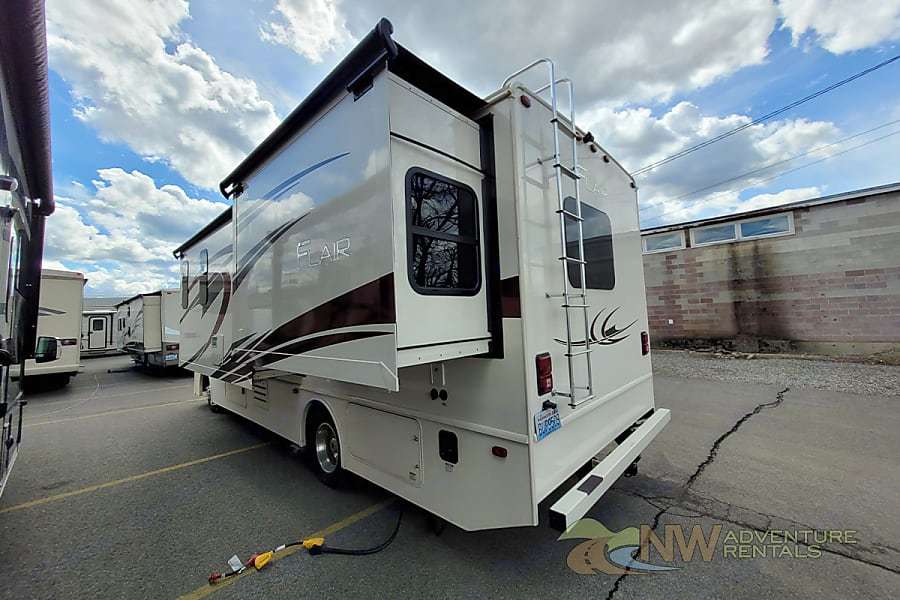 Photo 7 - 2020 Fleetwood Class A Motorhome rental photo 9