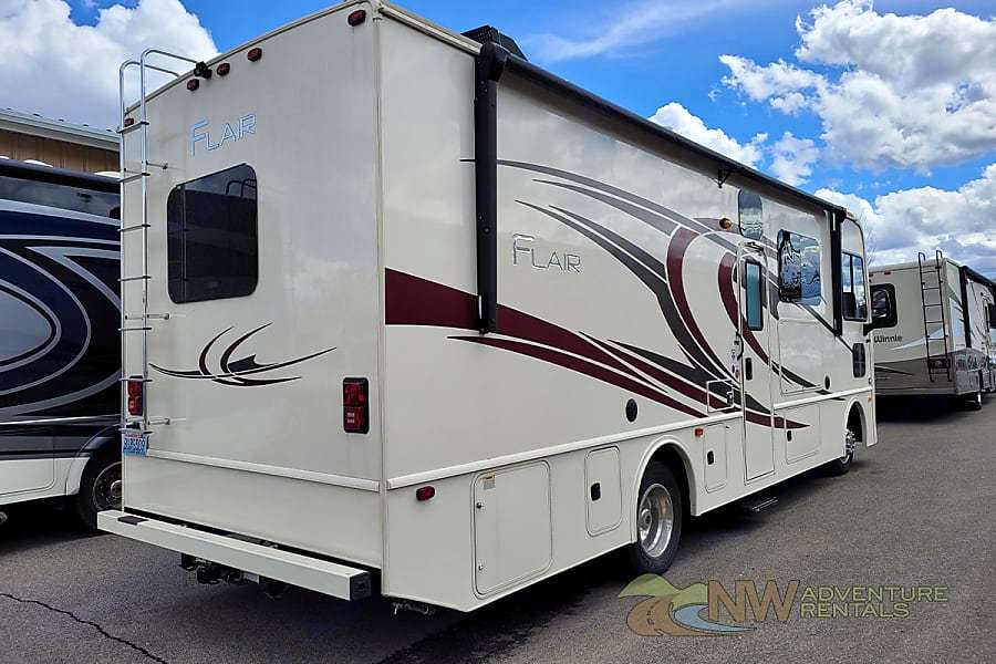 Photo 12 - 2020 Fleetwood Class A Motorhome rental photo 14