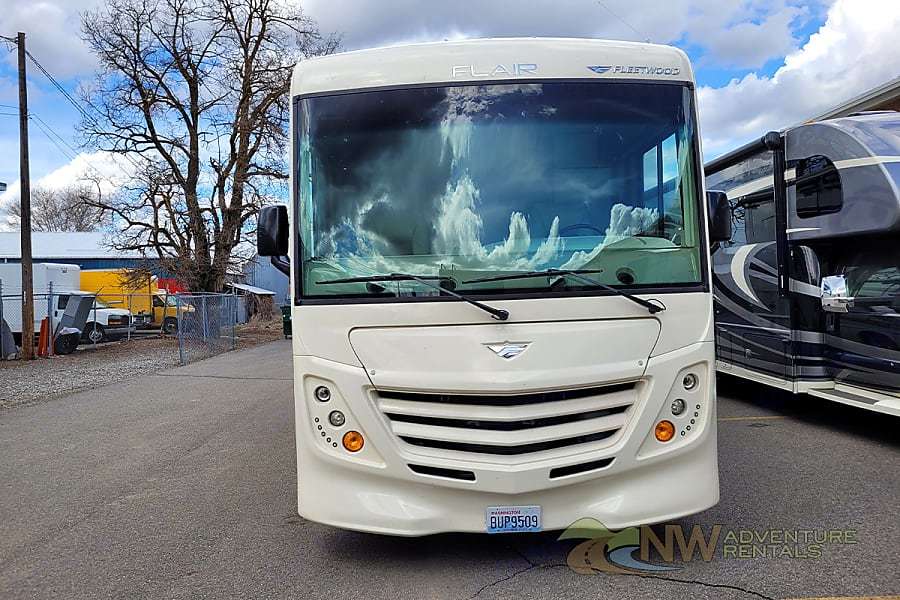 Photo 18 - 2020 Fleetwood Class A Motorhome rental photo 20