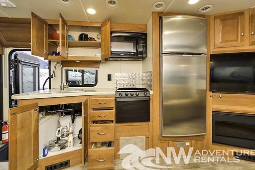 2018 Itasca Sunstar LX Class A Motorhome for rent in Spokane Valley, WA