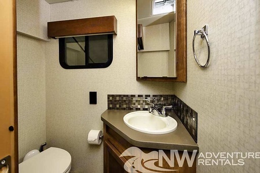 2018 Itasca Sunstar LX Class A Motorhome for rent in Spokane Valley, WA