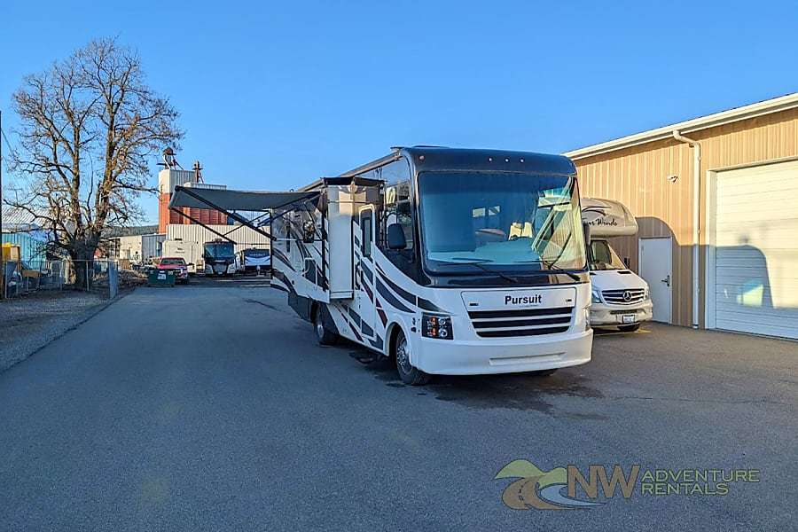 Photo 16 - 2018 Coachmen Class A Motorhome rental photo 18