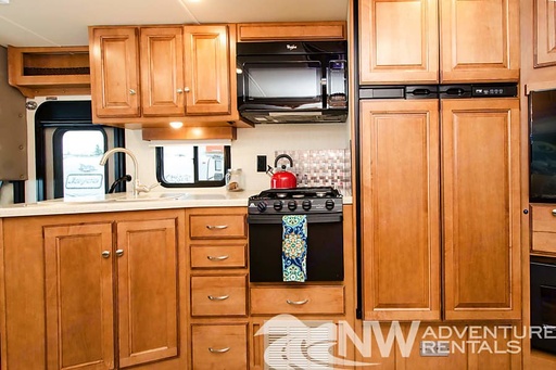 2017 Itasca Sunstar Class A Motorhome for rent in Spokane Valley, WA