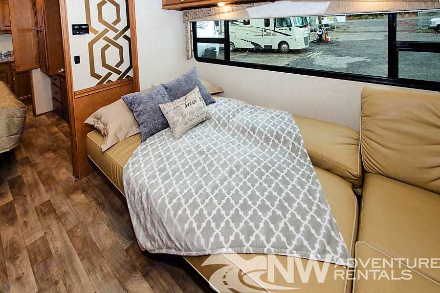 Photo 8 - 2017 Itasca Class A Motorhome rental photo 10