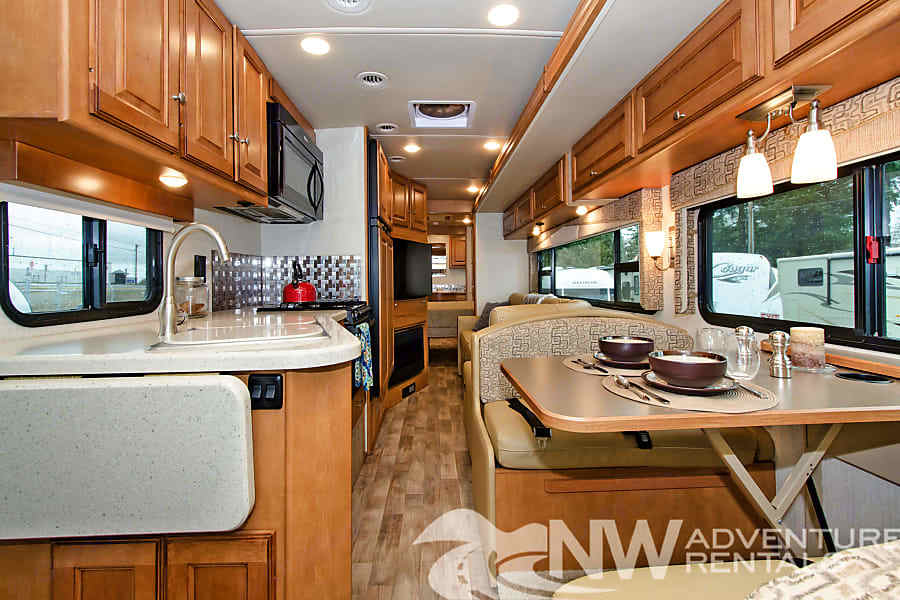 Photo 17 - 2017 Itasca Class A Motorhome rental photo 19