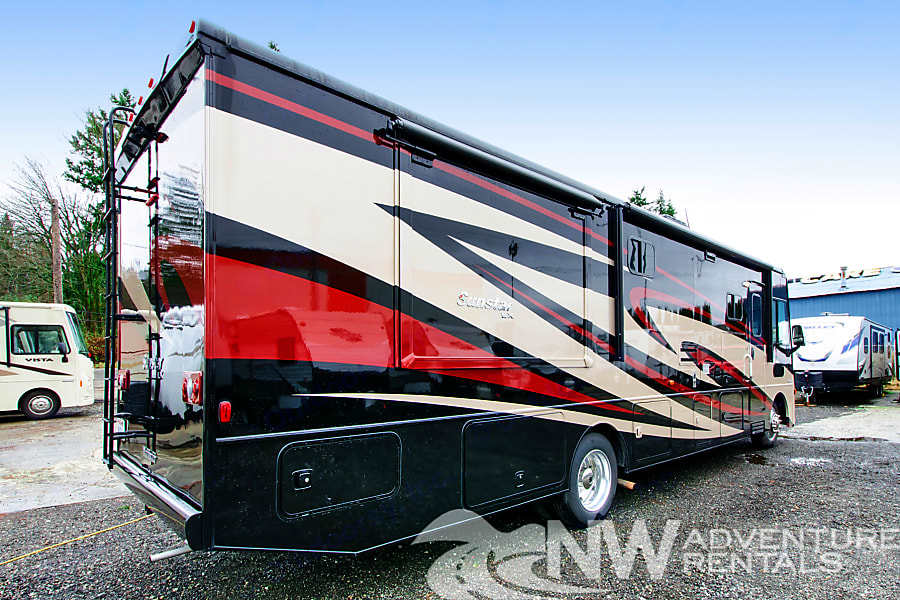 Photo 21 - 2017 Itasca Class A Motorhome rental photo 23