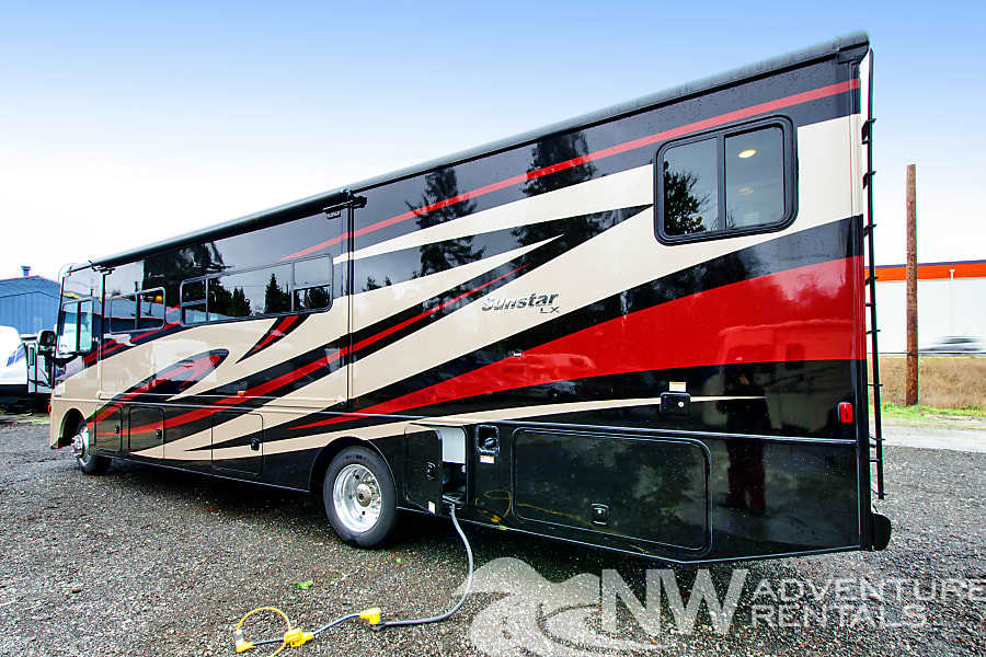 Photo 23 - 2017 Itasca Class A Motorhome rental photo 25