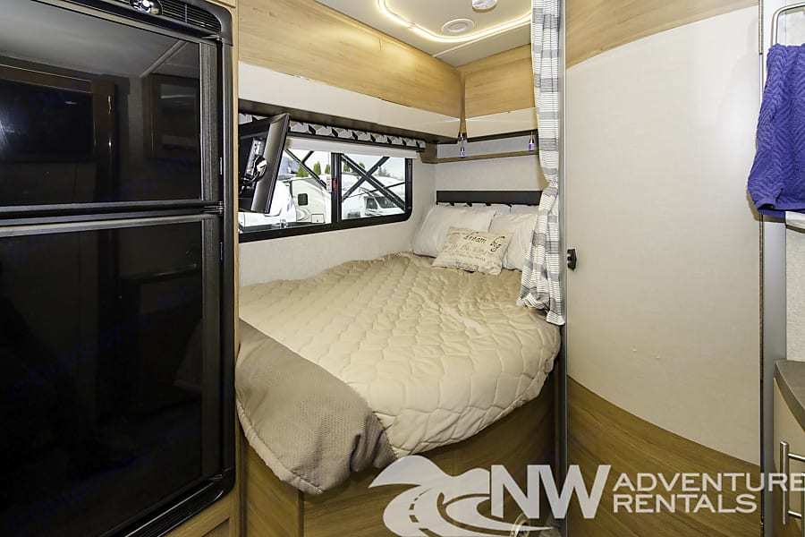 Photo 3 - 2018 Itasca Class C Motorhome rental photo 5