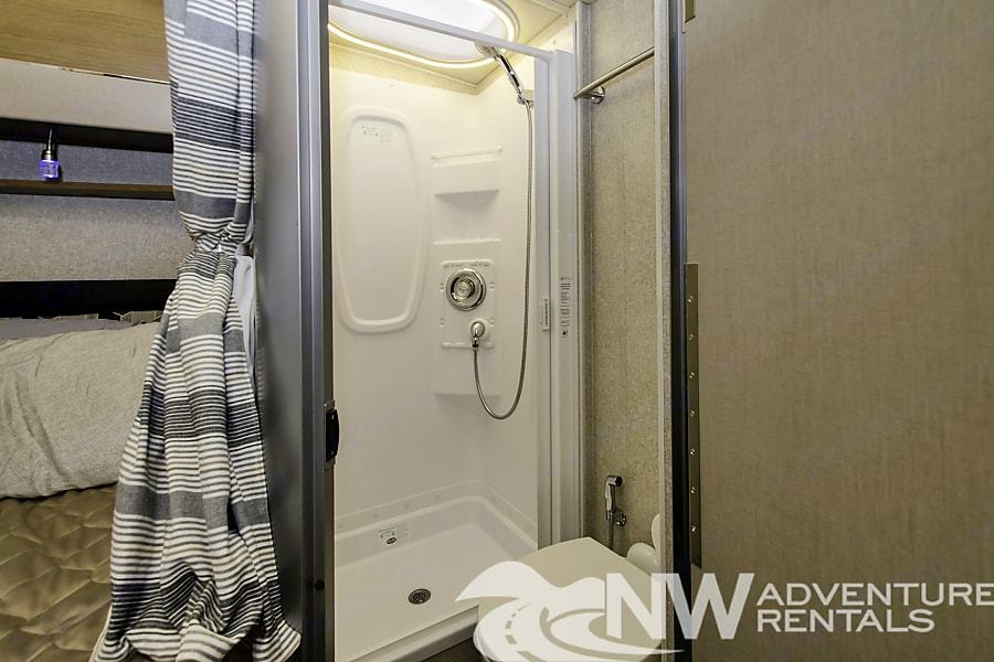 Photo 5 - 2018 Itasca Class C Motorhome rental photo 7