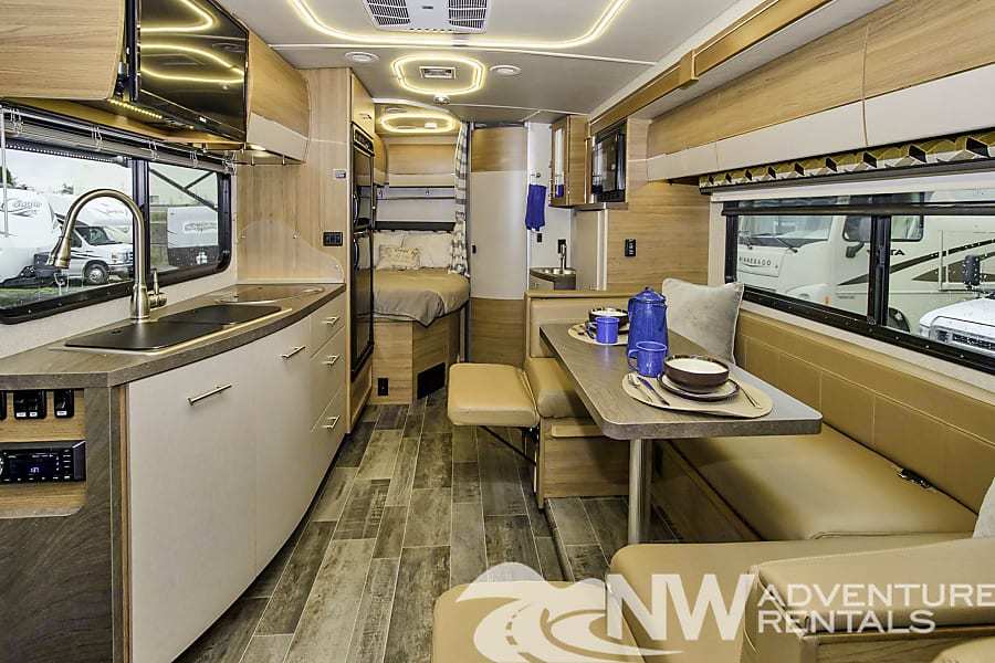 Photo 10 - 2018 Itasca Class C Motorhome rental photo 12