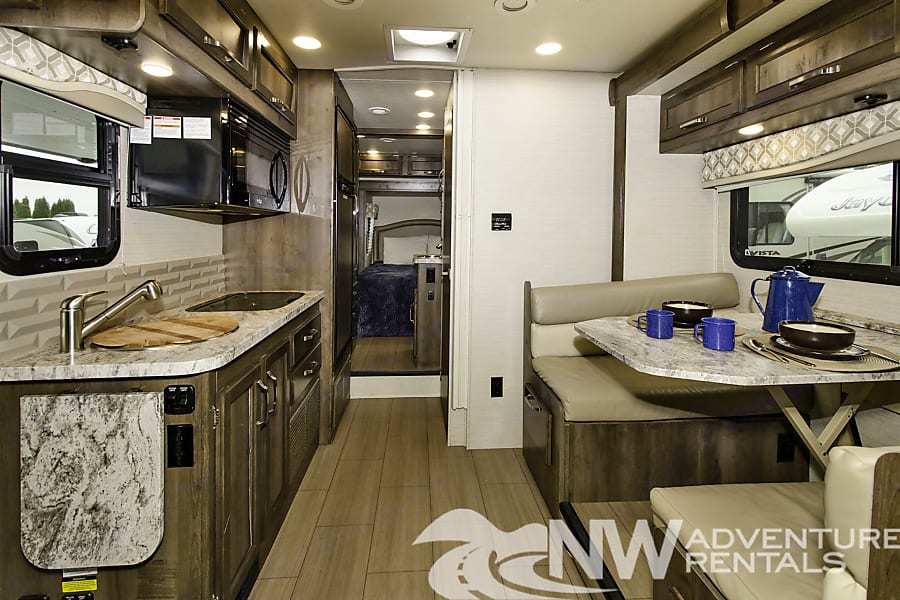 Photo 5 - 2018 Jayco Class C Motorhome rental photo 7