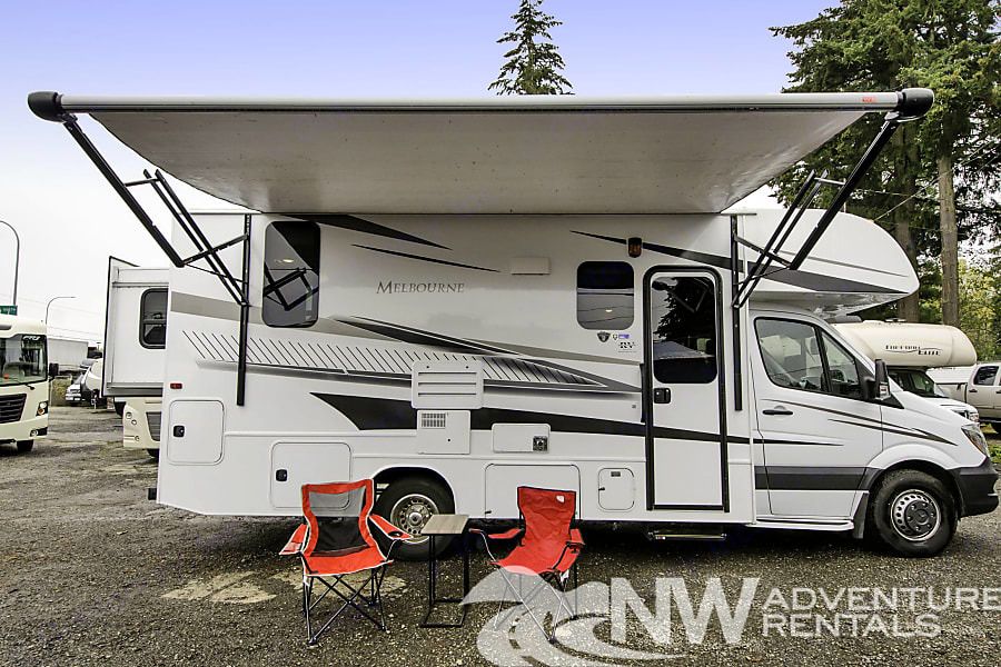 Photo 19 - 2018 Jayco Class C Motorhome rental photo 21